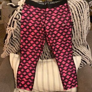 Women’s Nike Drifit Capri leggings